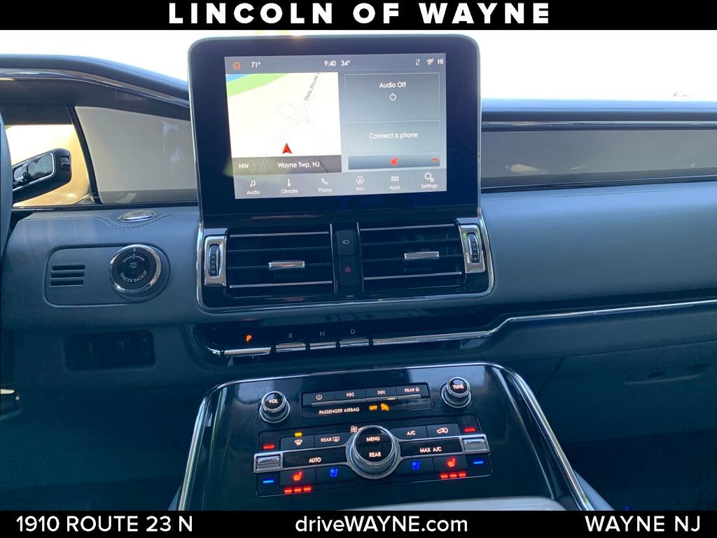 Used 2020 Lincoln Navigator Black Label w/ Cargo Convenience Package image 18