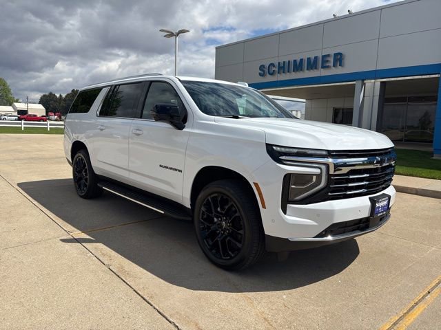 New 2026 Chevrolet Suburban LT w/ Comfort Package AWD/4WD image 2