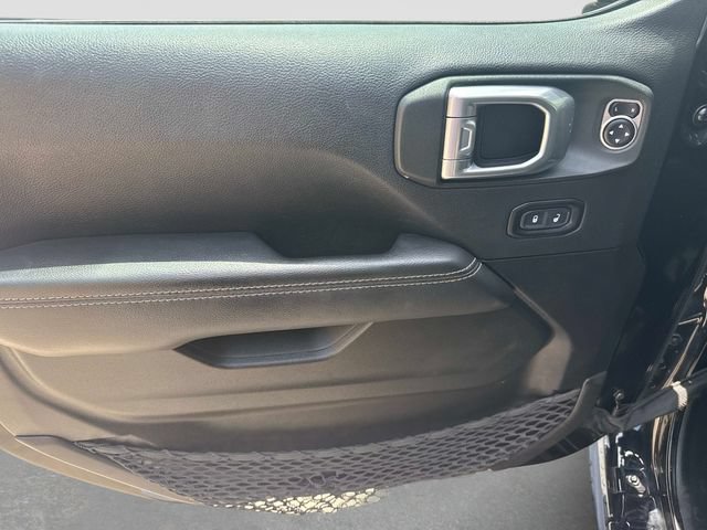 Used 2023 Jeep Wrangler Unlimited Sahara AWD/4WD image 11