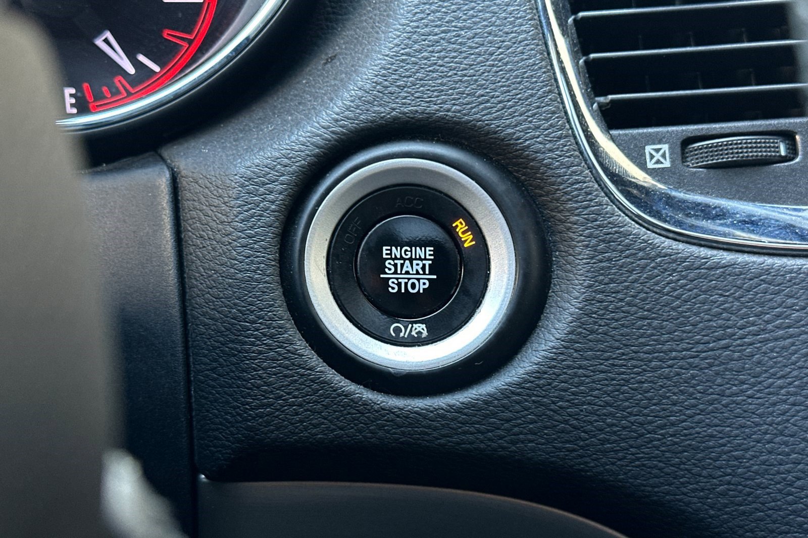 Used 2017 Dodge Durango R/T w/ Technology Group RWD image 36