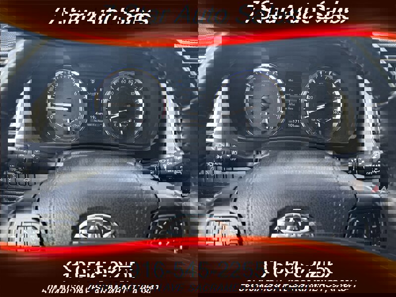 Used 2017 Toyota Highlander XLE image 8