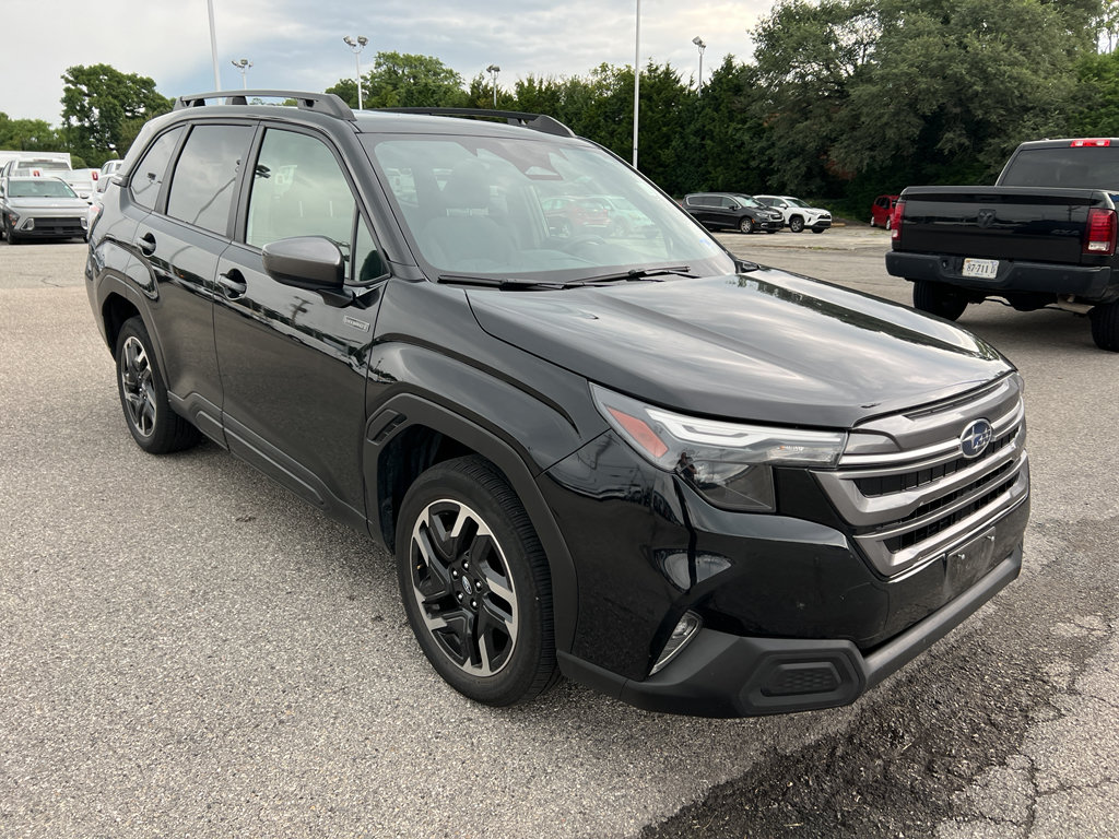 Used 2025 Subaru Forester Premium AWD/4WD image 3