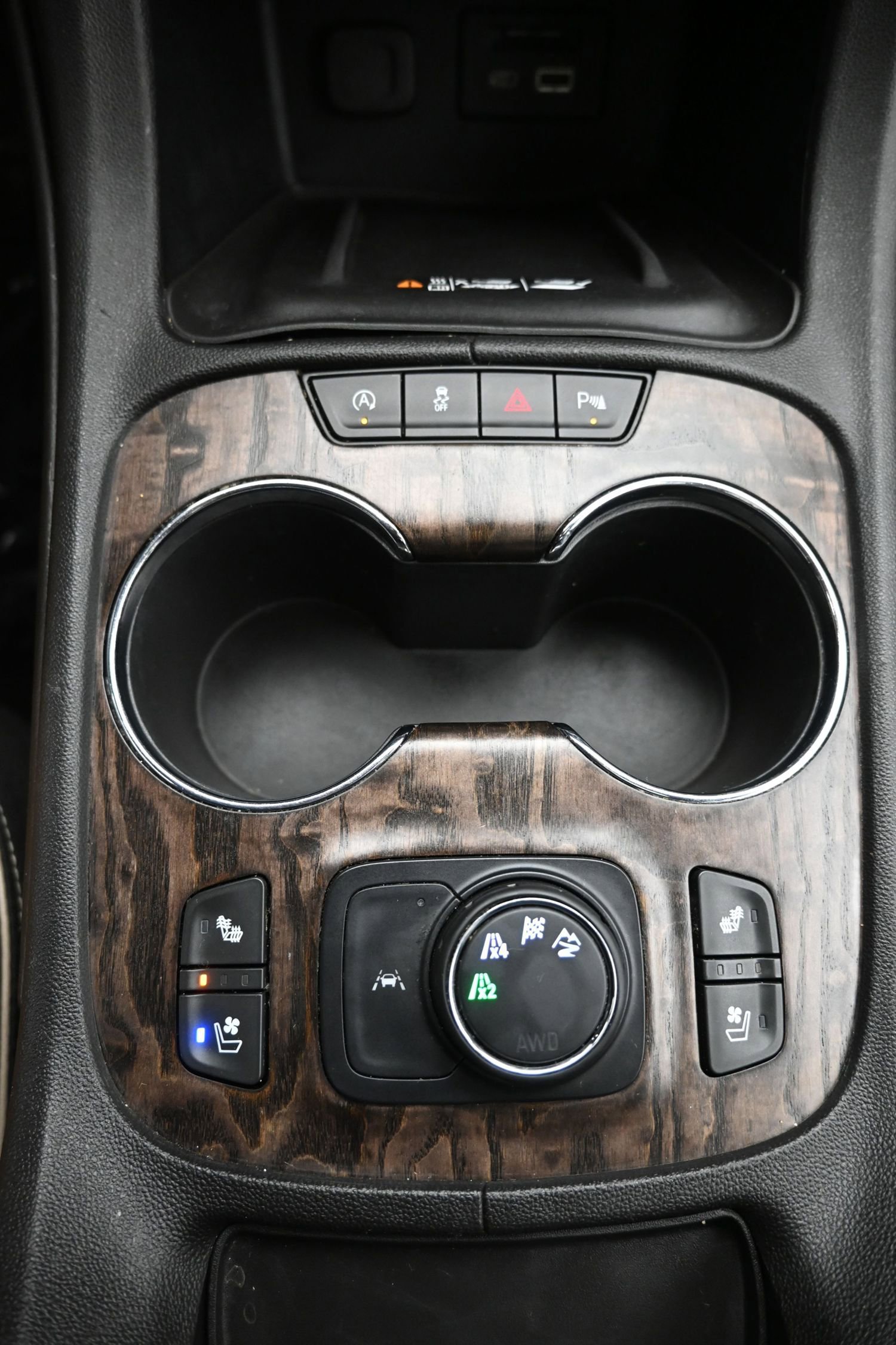 Used 2021 GMC Acadia Denali image 19