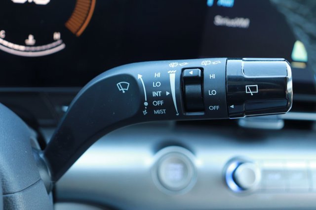 Used 2025 Hyundai Kona SEL image 20