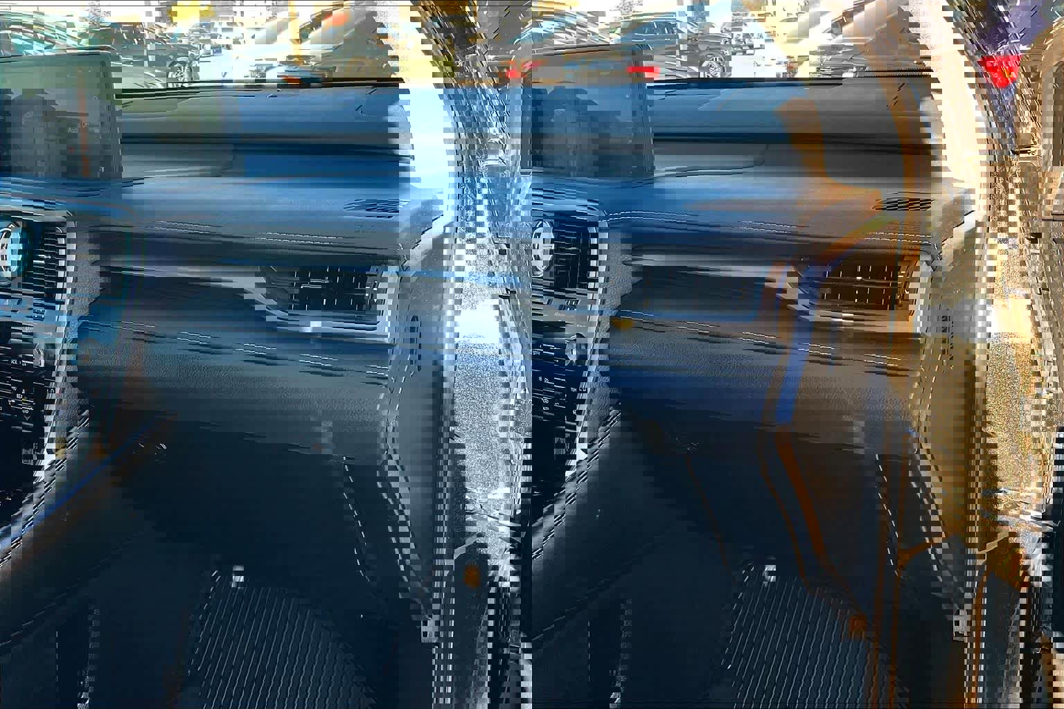 Used 2021 Lexus RX 350L Premium w/ Premium Package image 17