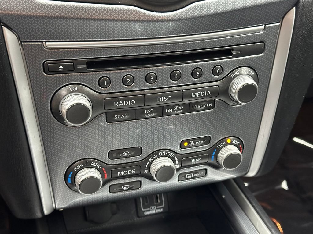 Used 2019 Nissan Pathfinder SL AWD/4WD image 38