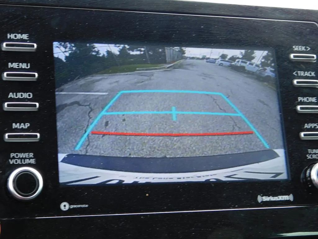 Used 2023 Toyota Camry SE image 13