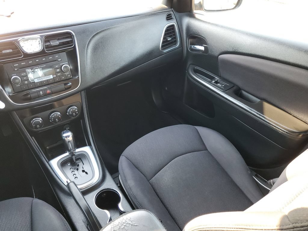 Used 2013 Chrysler 200 Touring FWD image 12