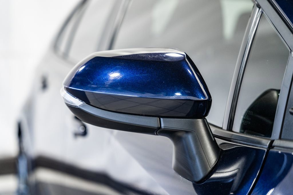 Used 2024 Toyota Corolla SE w/ SE Convenience Package image 11