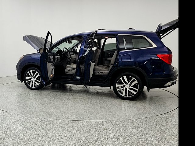 Used 2017 Honda Pilot Elite image 12