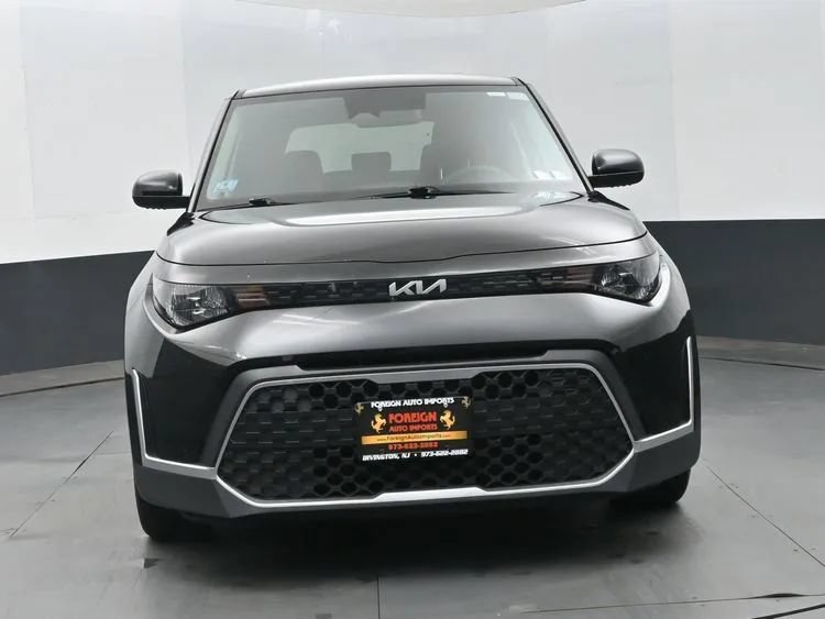 Used 2024 Kia Soul LX w/ Option Group 015 FWD image 3