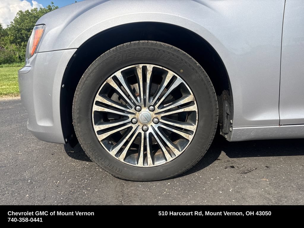 Used 2014 Chrysler 300 S AWD/4WD image 24