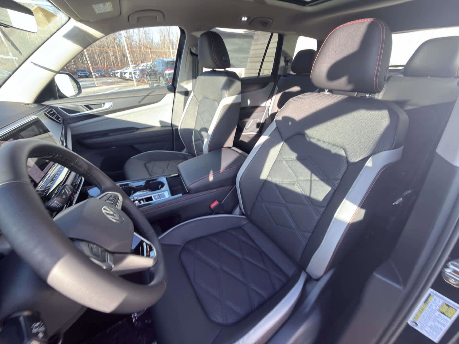 New 2026 Volkswagen Atlas Peak Edition image 17