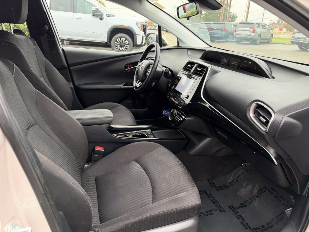 Used 2021 Toyota Prius Prime LE FWD image 11