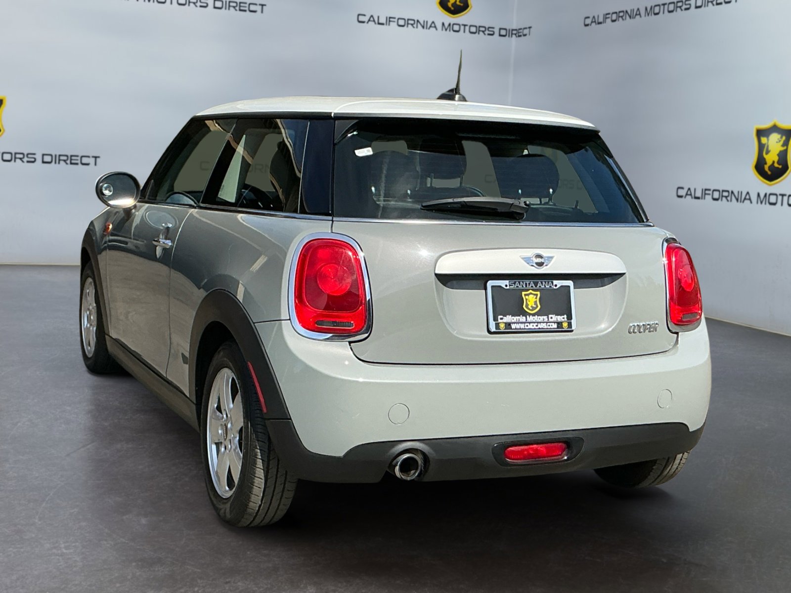 Used 2015 MINI Cooper 2-Door Hardtop image 7
