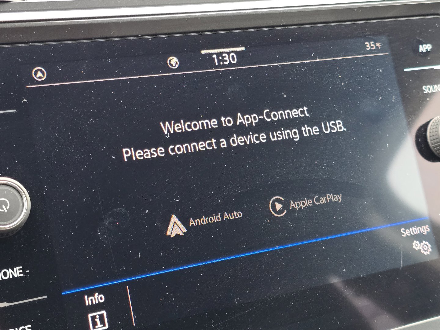 Used 2024 Volkswagen Tiguan S image 6