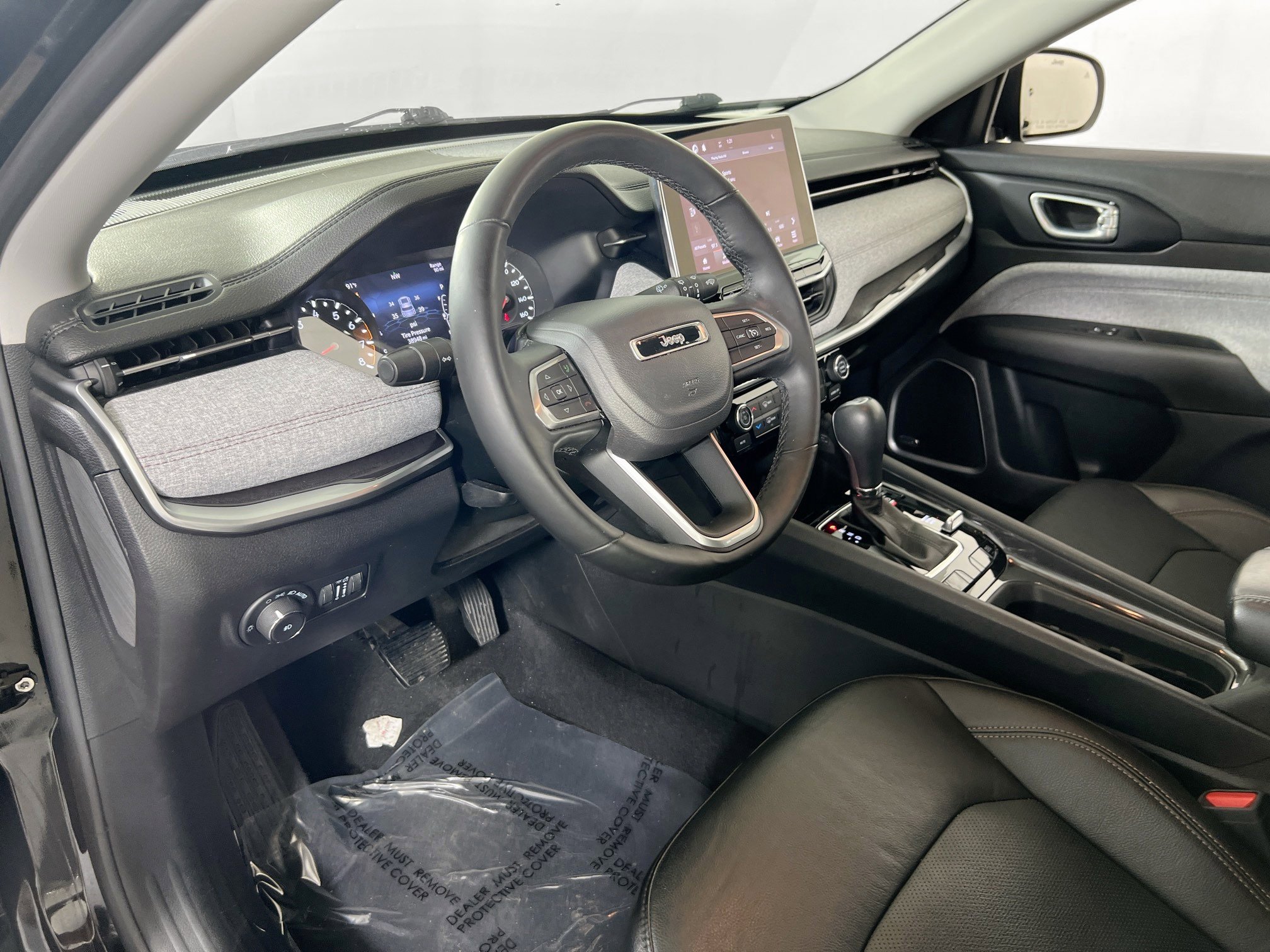 Used 2022 Jeep Compass Latitude w/ Sun and Sound Group image 9