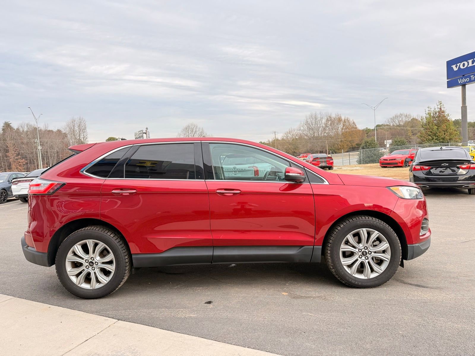 Used 2023 Ford Edge Titanium image 5