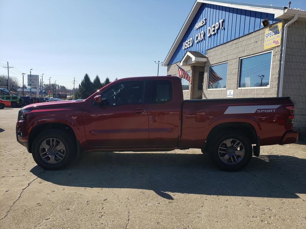 Used 2025 Nissan Frontier SV image 7