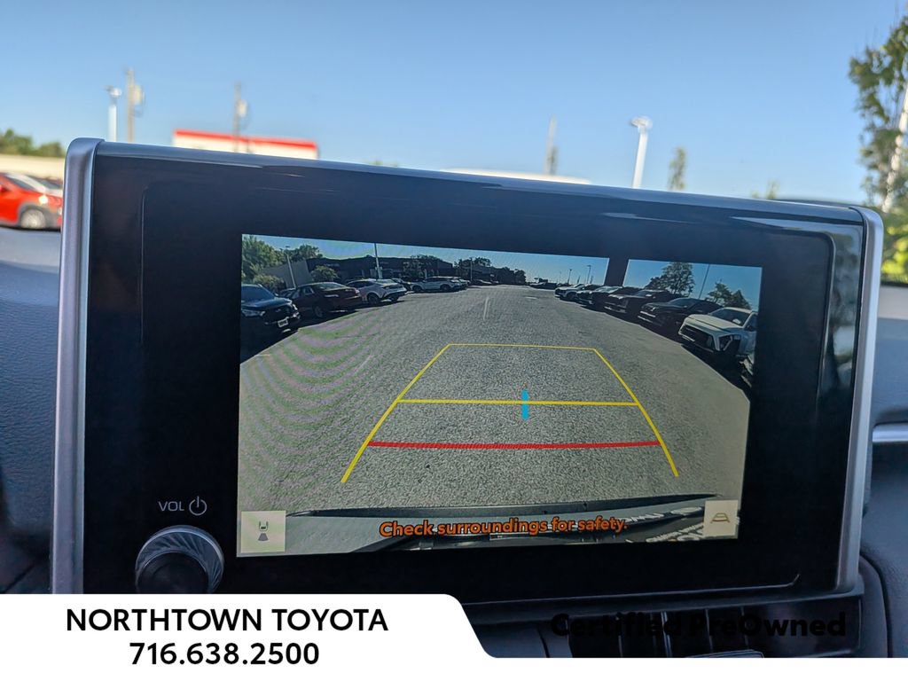 Used 2025 Toyota RAV4 XLE AWD/4WD image 8