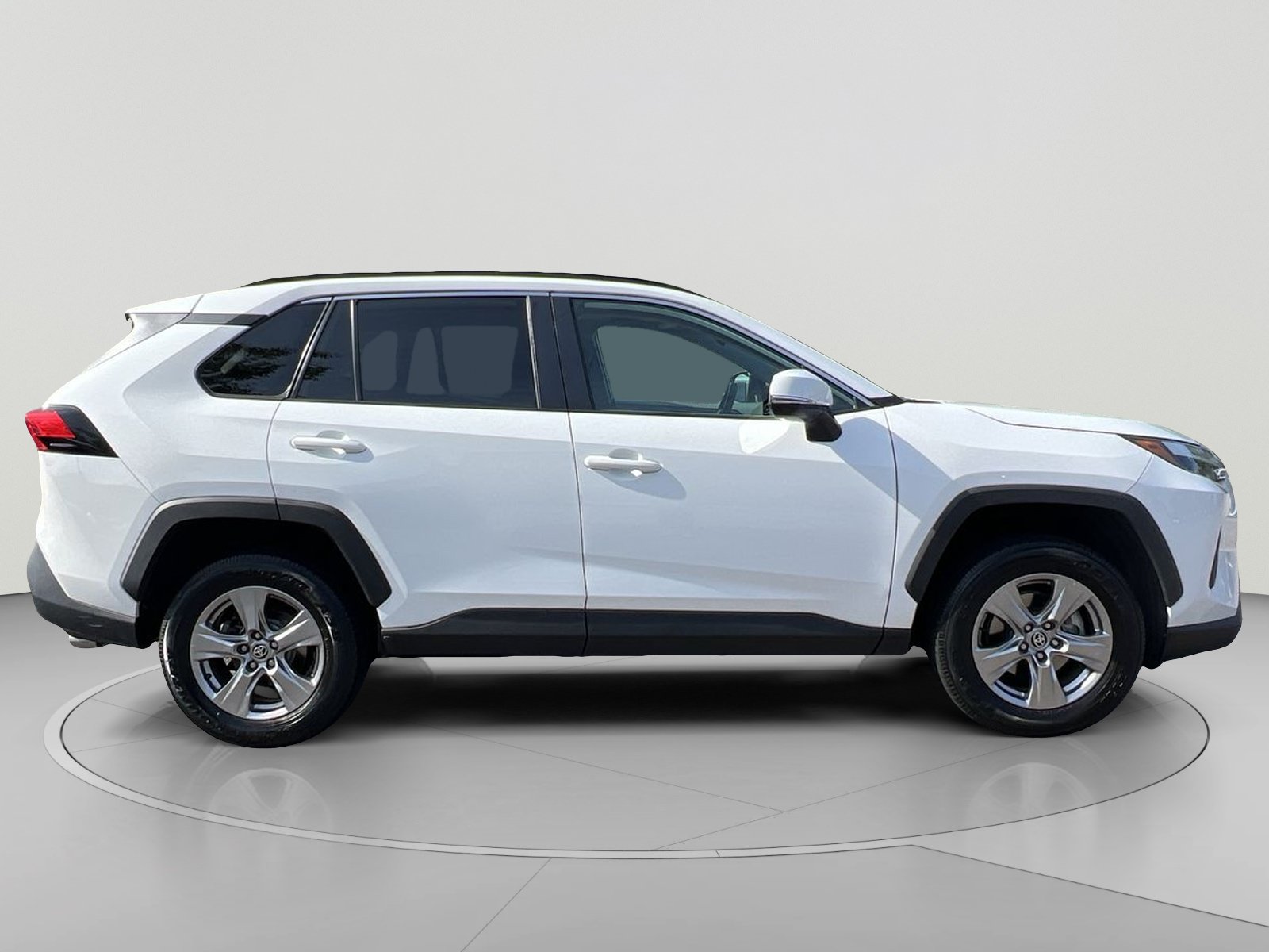 Used 2022 Toyota RAV4 XLE w/ Convenience Package AWD/4WD image 6