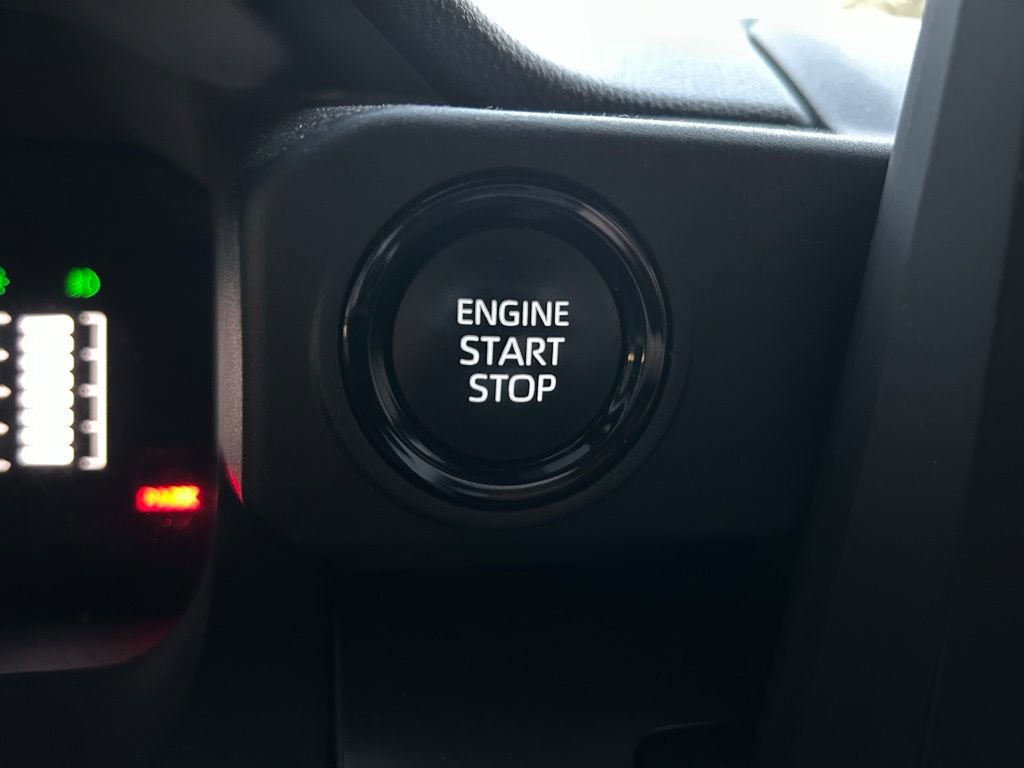 Certified 2024 Toyota Tacoma SR5 AWD/4WD image 28