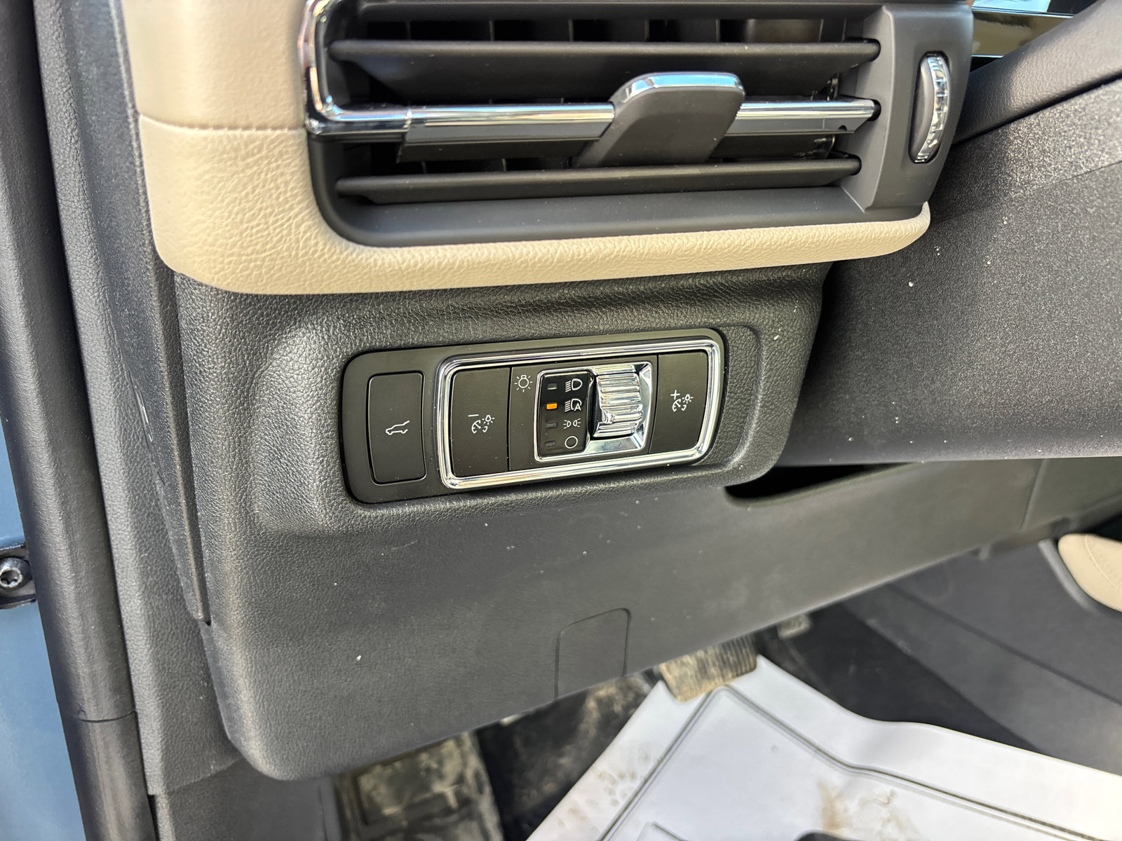 New 2026 Lincoln Corsair Reserve image 14