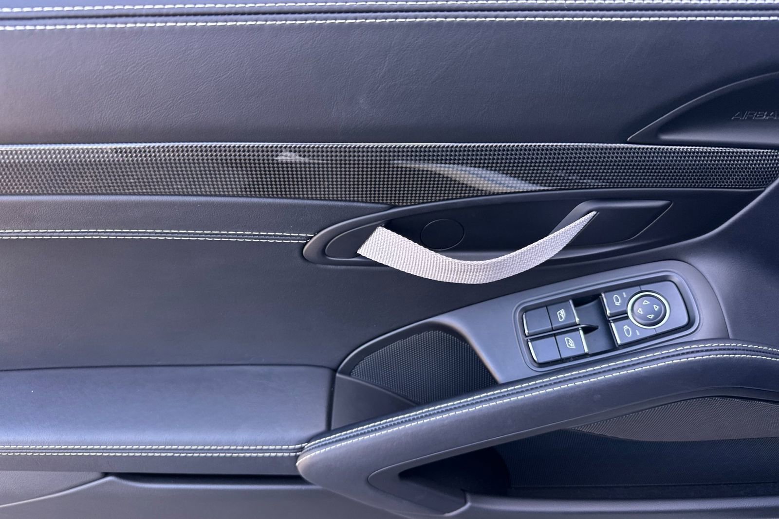 Certified 2016 Porsche 911 R image 12