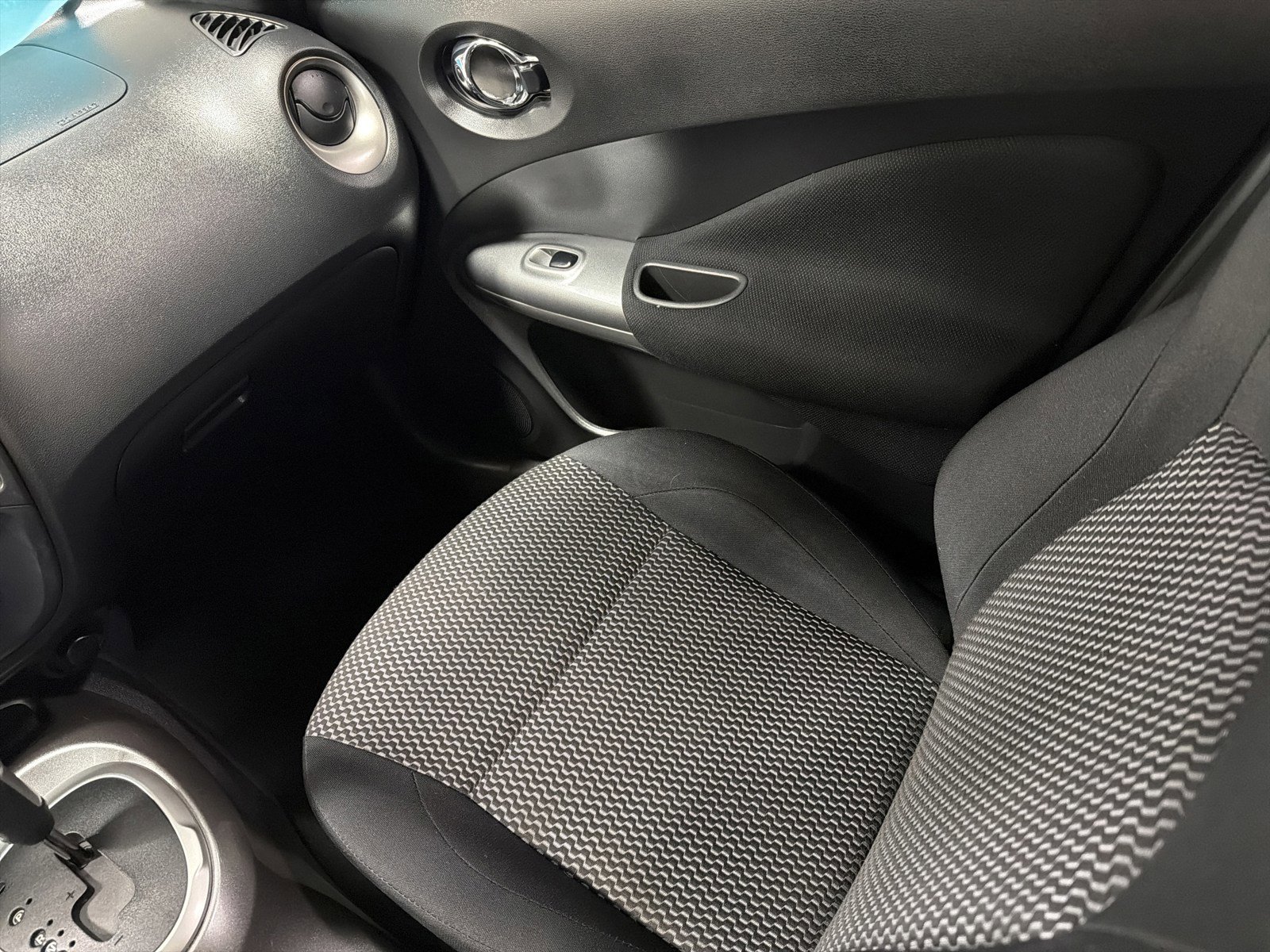 Used 2017 Nissan Juke S image 11