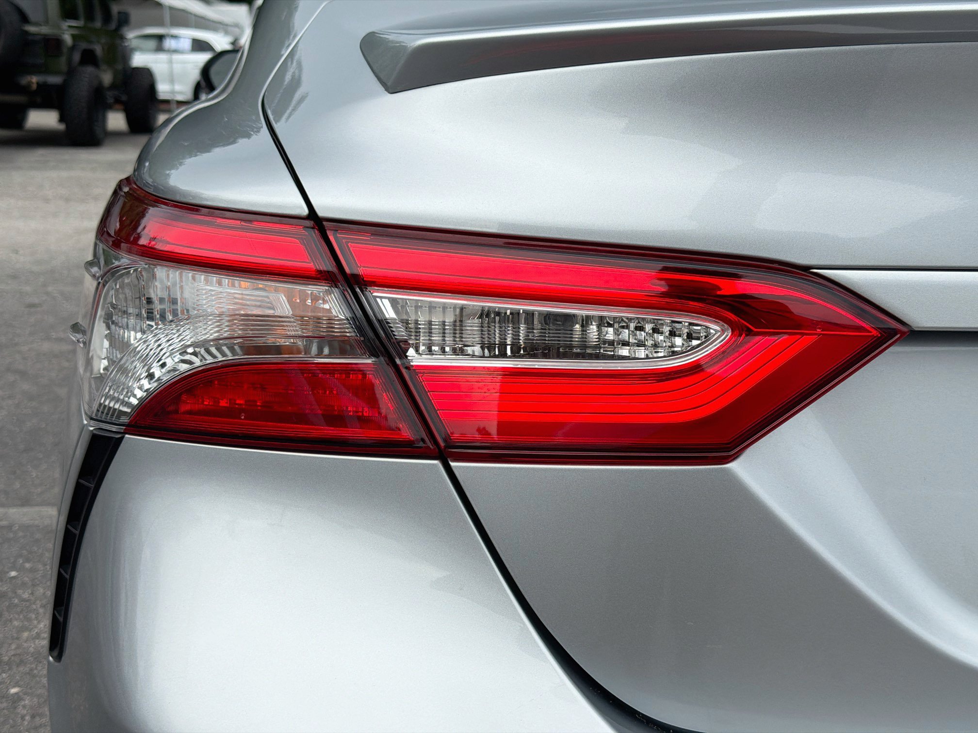 Used 2019 Toyota Camry SE w/ Convenience Package FWD image 10