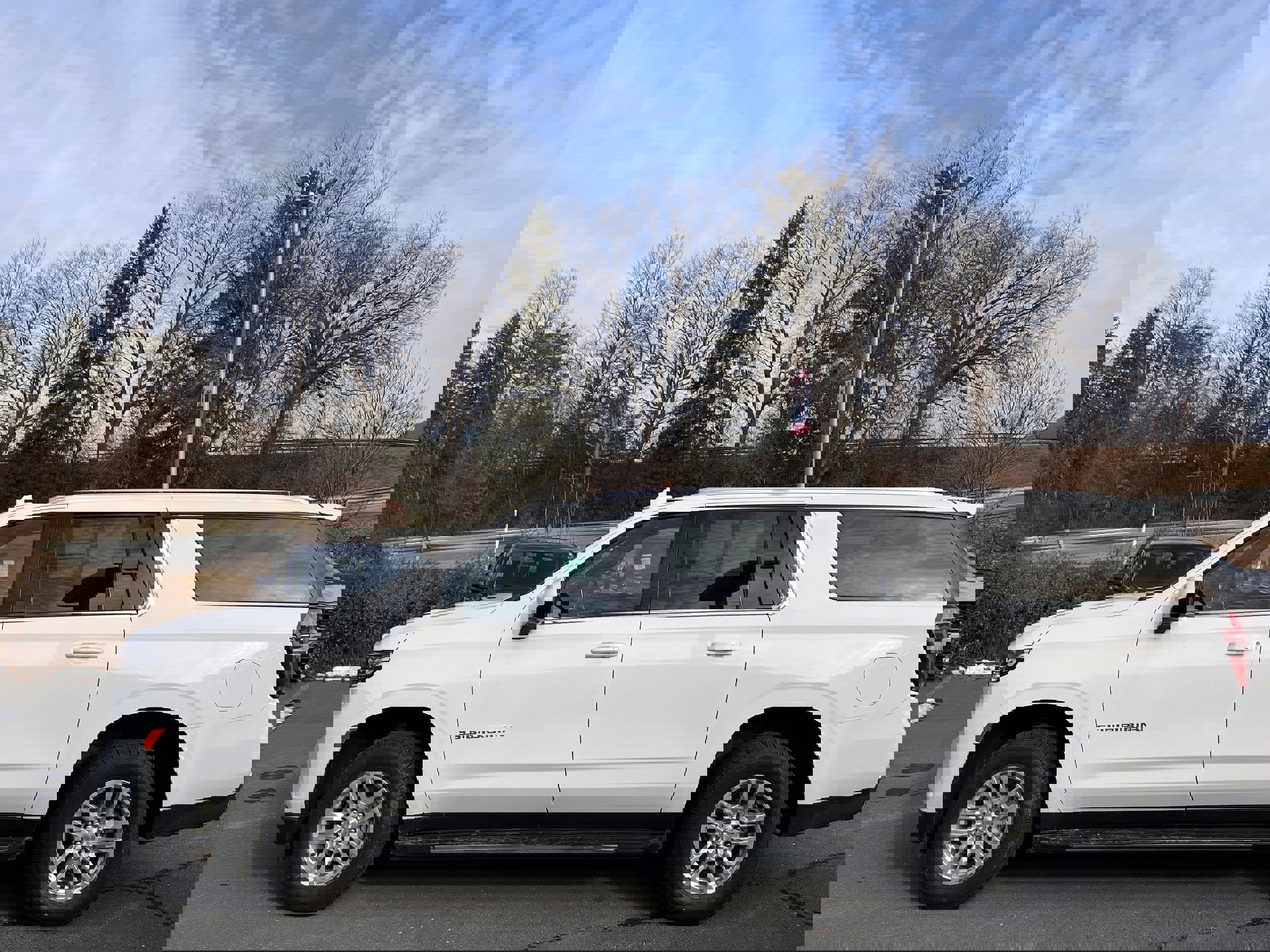 Used 2023 Chevrolet Suburban LT image 6