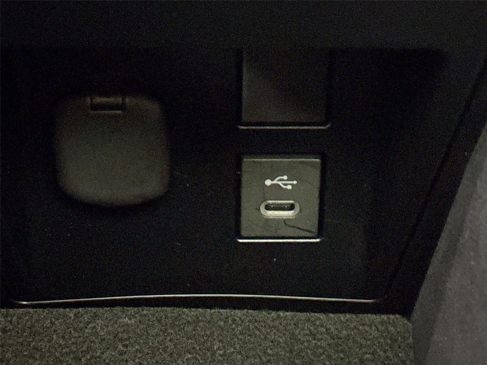 Certified 2025 Toyota Crown Platinum image 36