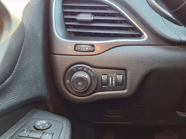 Used 2021 Jeep Cherokee Trailhawk w/ Technology Group image 67