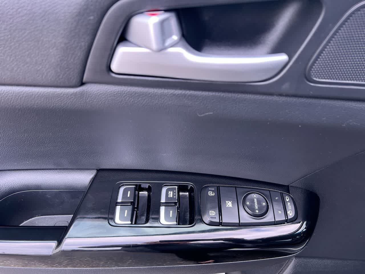 Used 2020 Kia Sportage EX FWD image 13