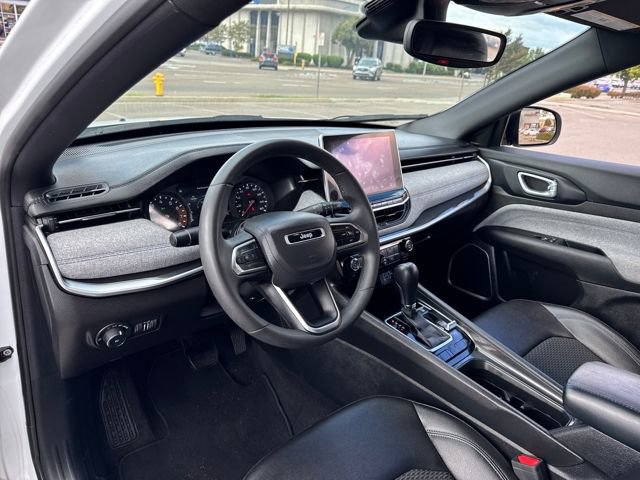 Used 2024 Jeep Compass Latitude image 9