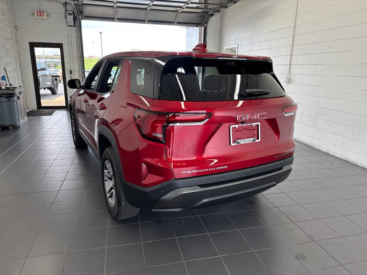 Used 2025 GMC Terrain Elevation w/ Technology Package II AWD/4WD image 6