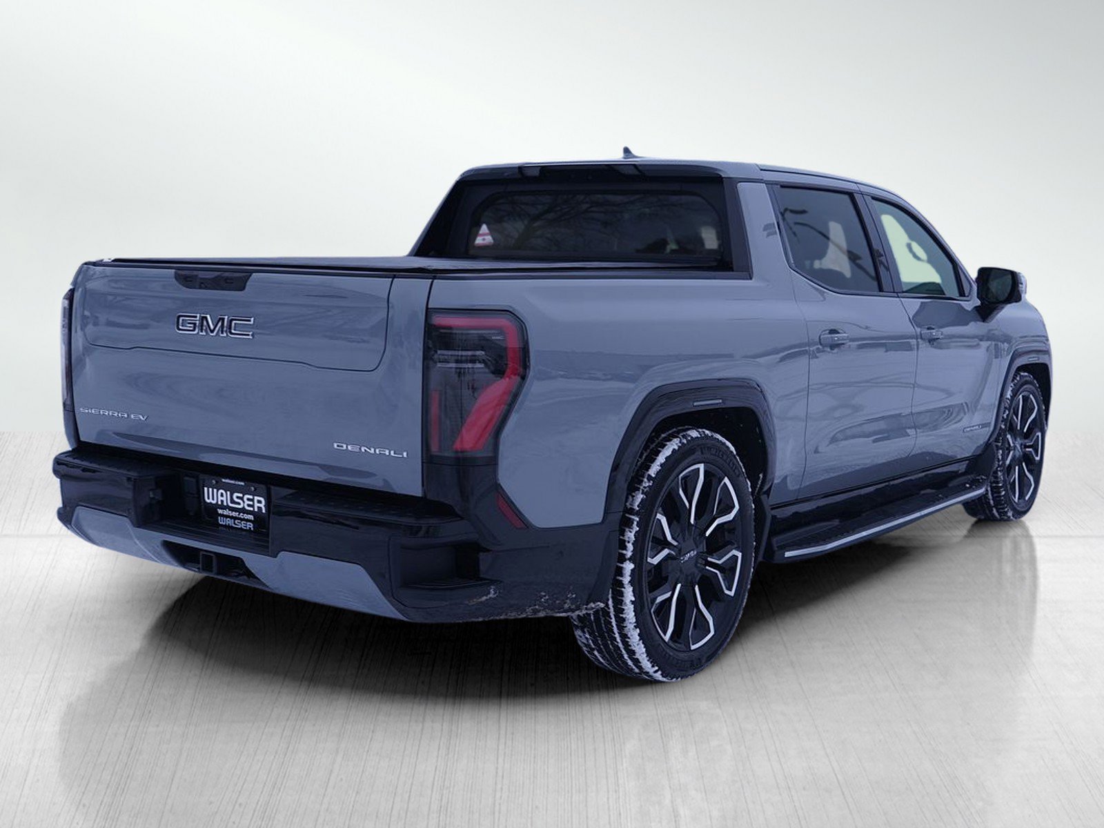 Used 2025 GMC Sierra EV Denali image 5