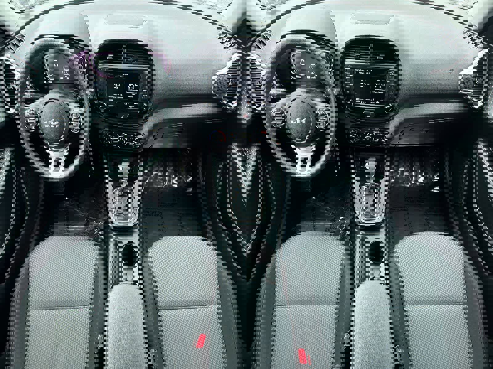 Used 2023 Kia Soul LX w/ LX Technology Package image 16