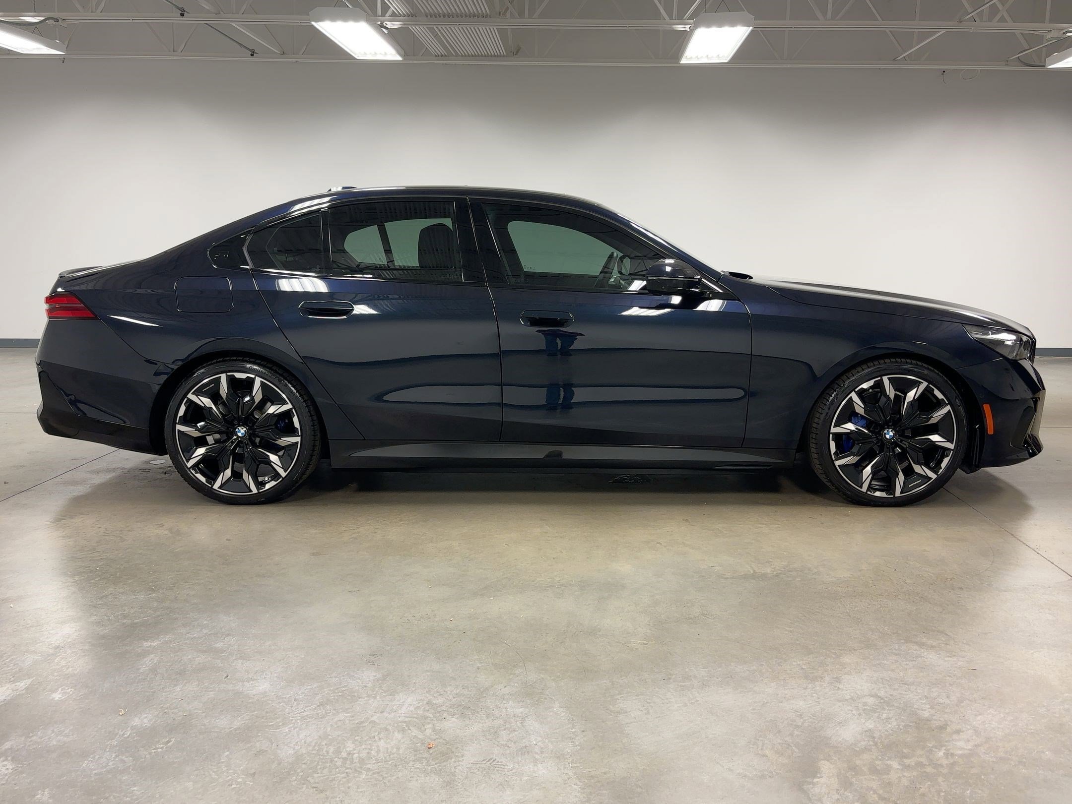 Certified 2025 BMW i5 xDrive40 w/ M Sport Package image 8