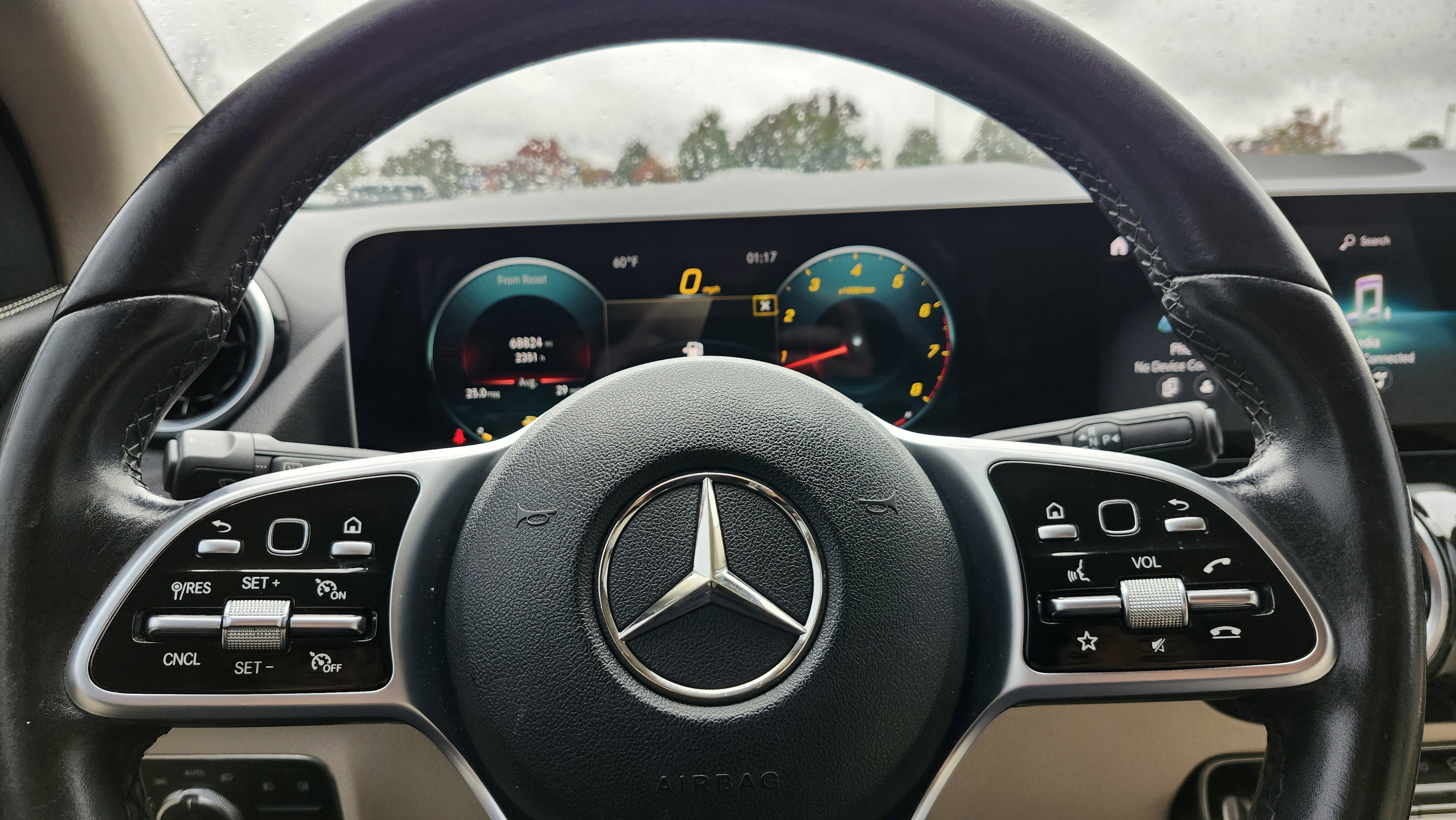 Used 2021 Mercedes-Benz GLA 250 4MATIC w/ Premium Package image 23