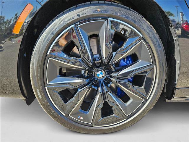 New 2025 BMW 750e xDrive image 10