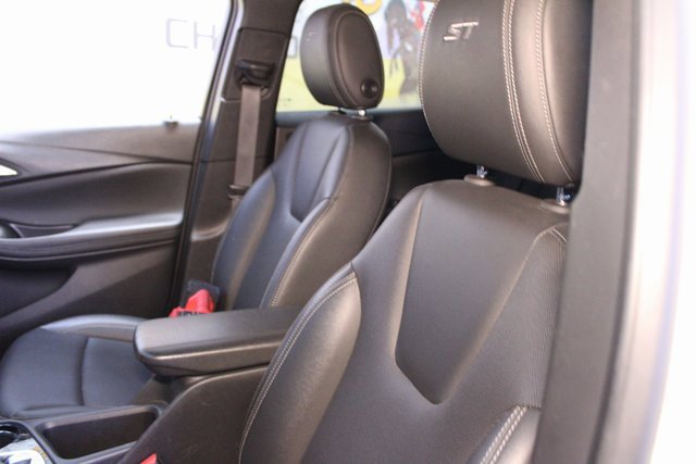 Used 2024 Buick Encore GX Sport Touring image 17