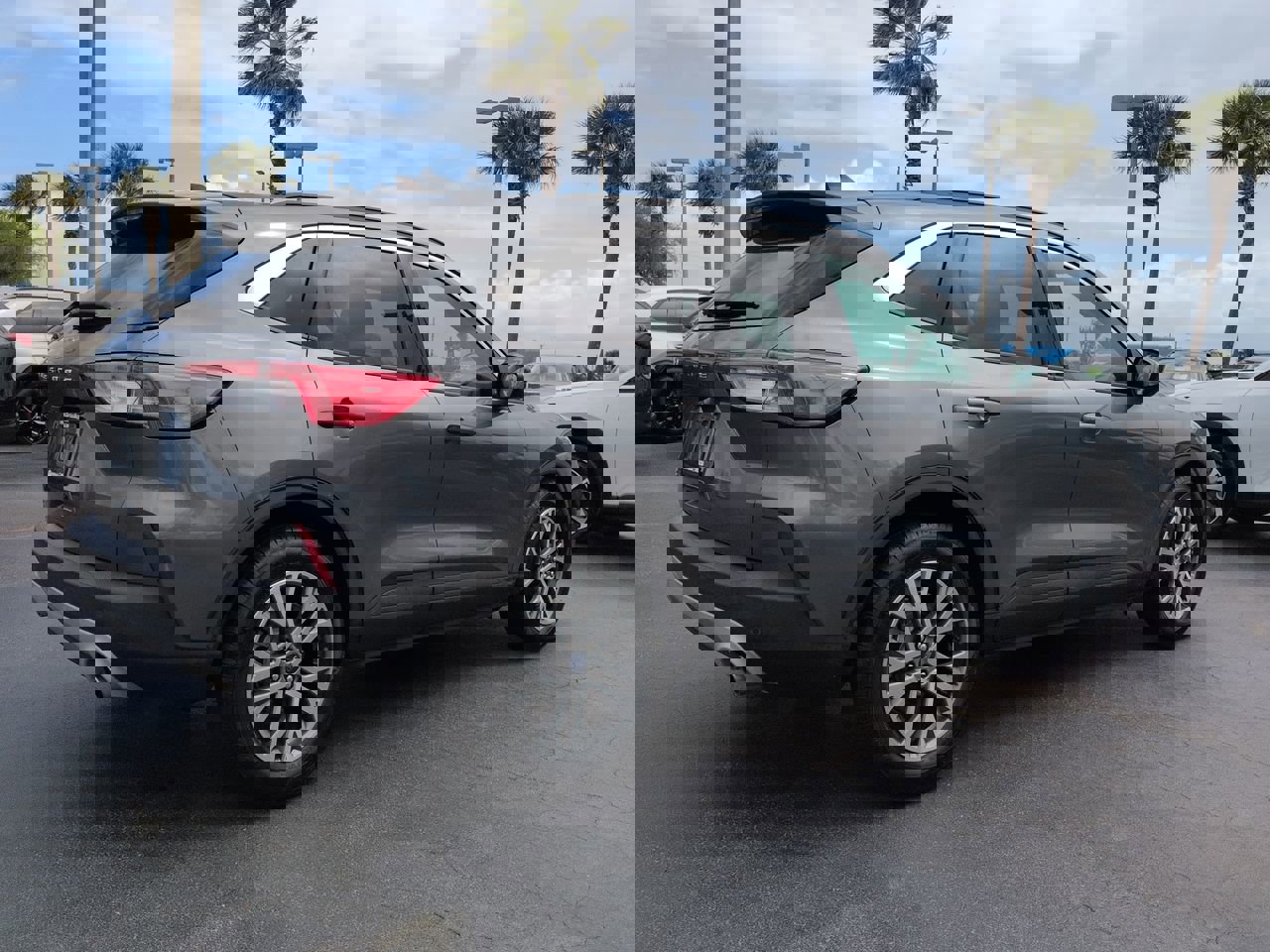 Used 2021 Ford Escape SEL w/ Technology Package image 4