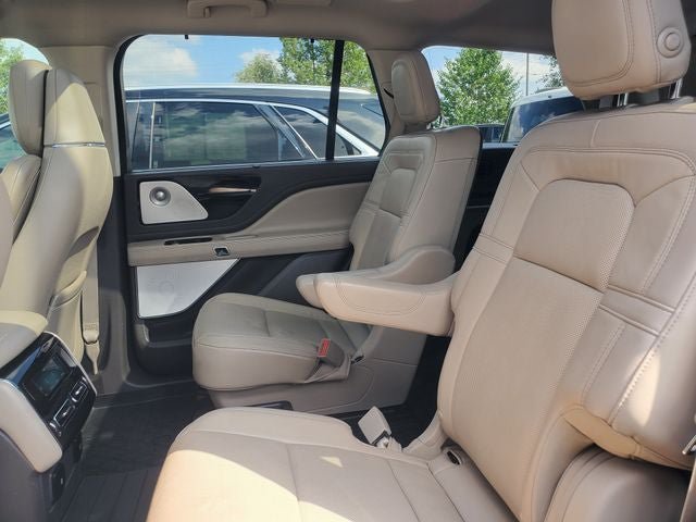 Used 2020 Lincoln Aviator Reserve w/ Equipment Group 202A AWD/4WD image 24