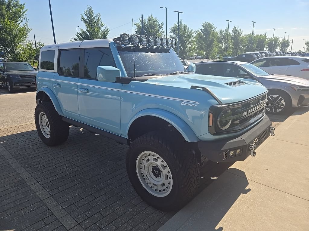 Used 2024 Ford Bronco Outer Banks AWD/4WD image 3