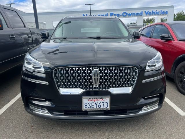 Used 2020 Lincoln Aviator Reserve w/ Equipment Group 202A AWD/4WD image 2