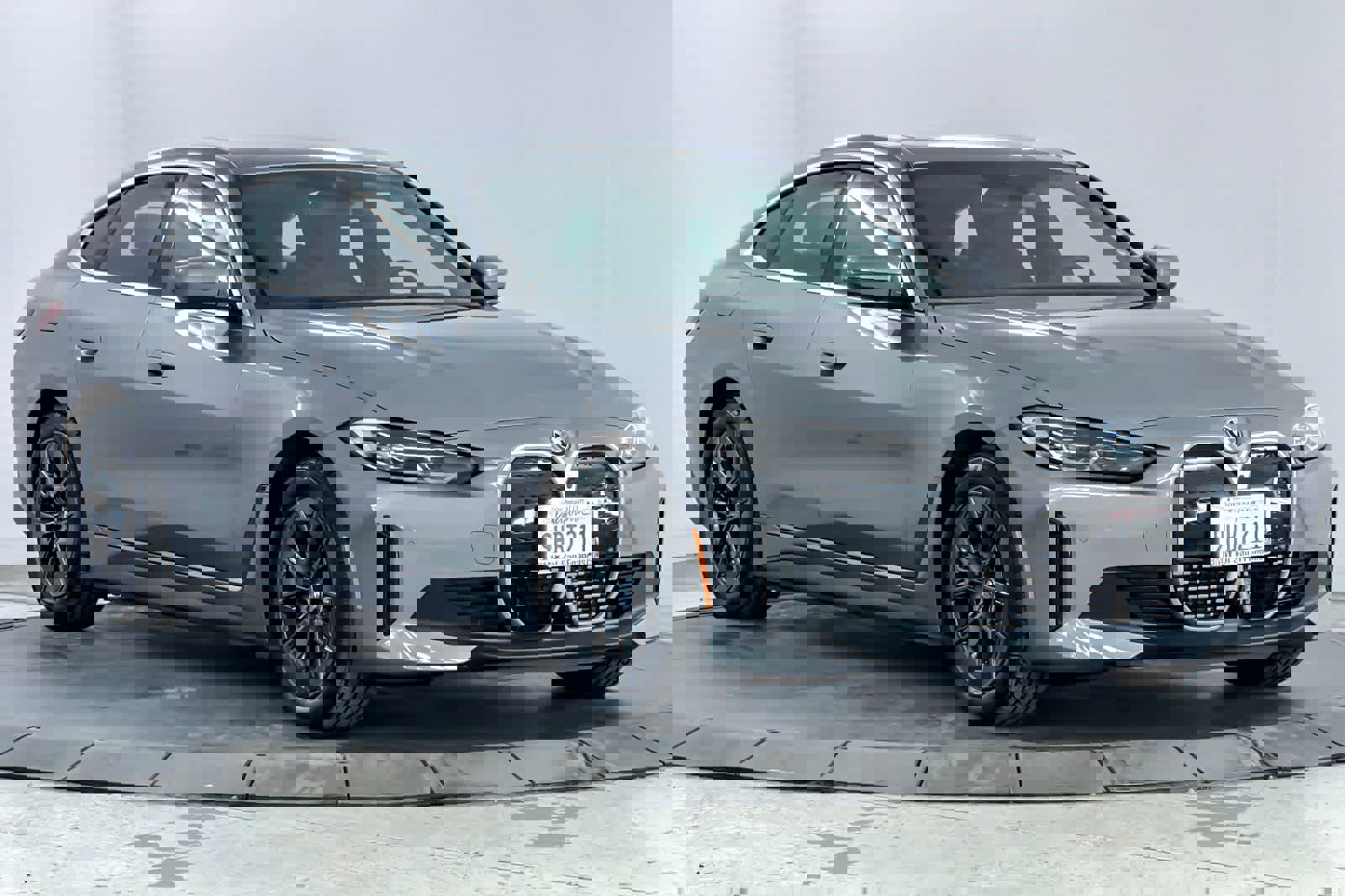 Used 2023 BMW i4 eDrive35 w/ Premium Package image 9