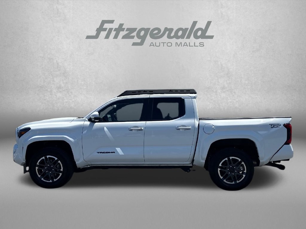 Used 2024 Toyota Tacoma TRD Sport w/ TRD Sport Upgrade Package AWD/4WD image 5