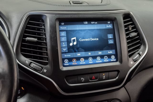 Used 2021 Jeep Cherokee Latitude Lux w/ Comfort/Convenience Group AWD/4WD image 17