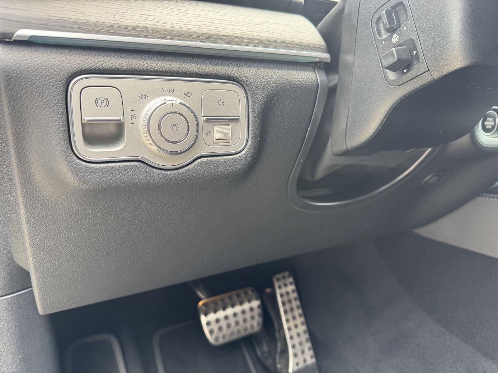 Used 2023 Mercedes-Benz GLS 580 4MATIC image 6